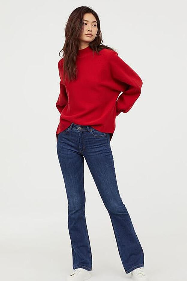 La versión azul oscuro de los "mini flare" de H&M.