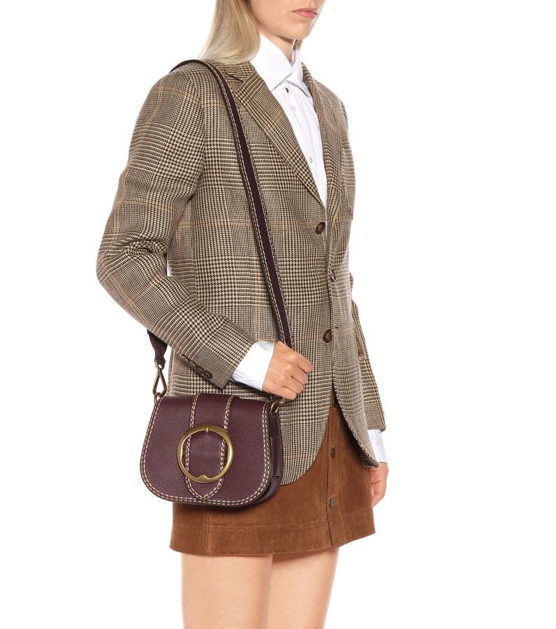 Si buscas un bolso para todos los días, echa un vistazo a este 'shoulder bag' de Ralph Lauren, que está a mitad de precio en las rebajas de MyTheresa. Precio final: 199 euros.