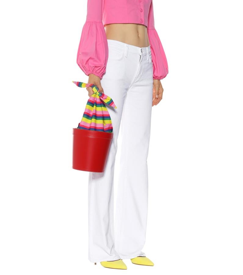 El famoso bolso cesta de Staud se reinventa y se llena de color para, además, traer de la mano un descuento del -50% en las rebajas de MyTheresa. Precio final: 152 euros.