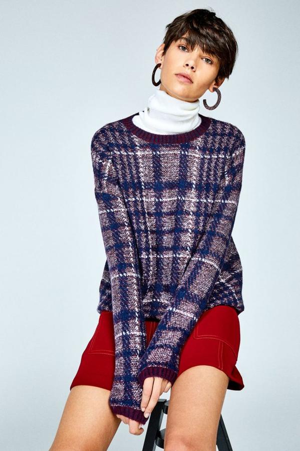 Jersey de cuadros y cuello perkins, 15,99 euros.