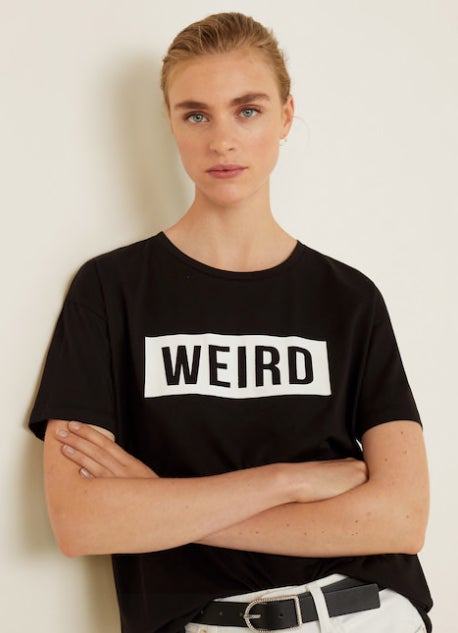 Camiseta de algodón orgánico con mensaje de Mango: 4,99 euros.