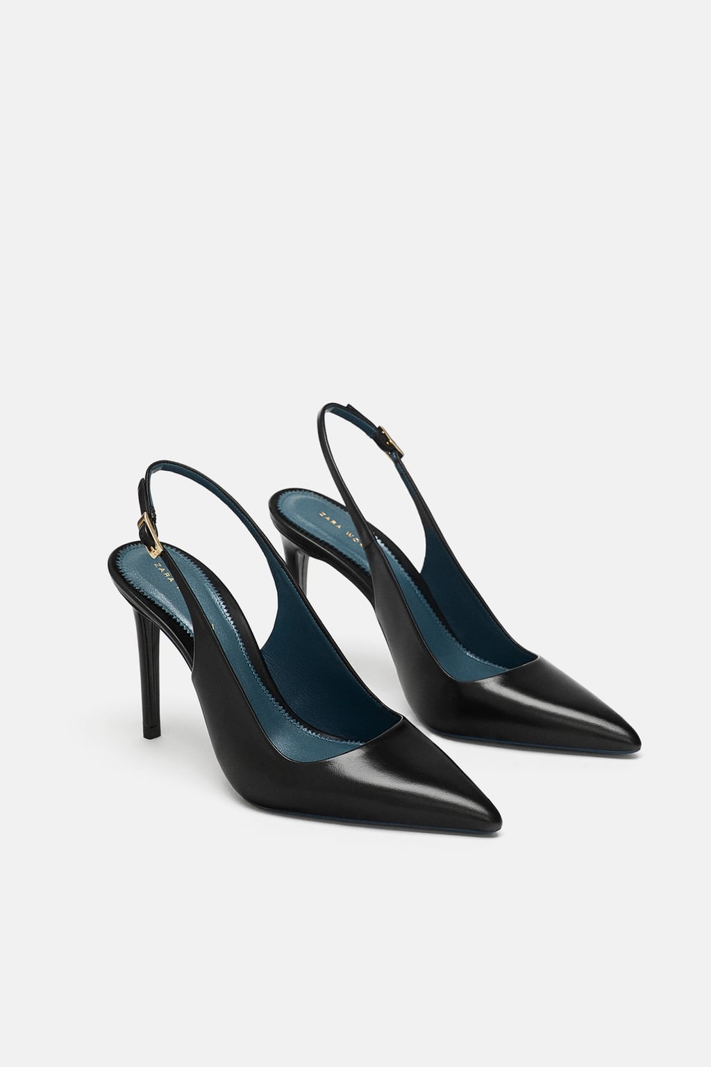 Zapato destaponado de piel de Zara: 29,99 euros.