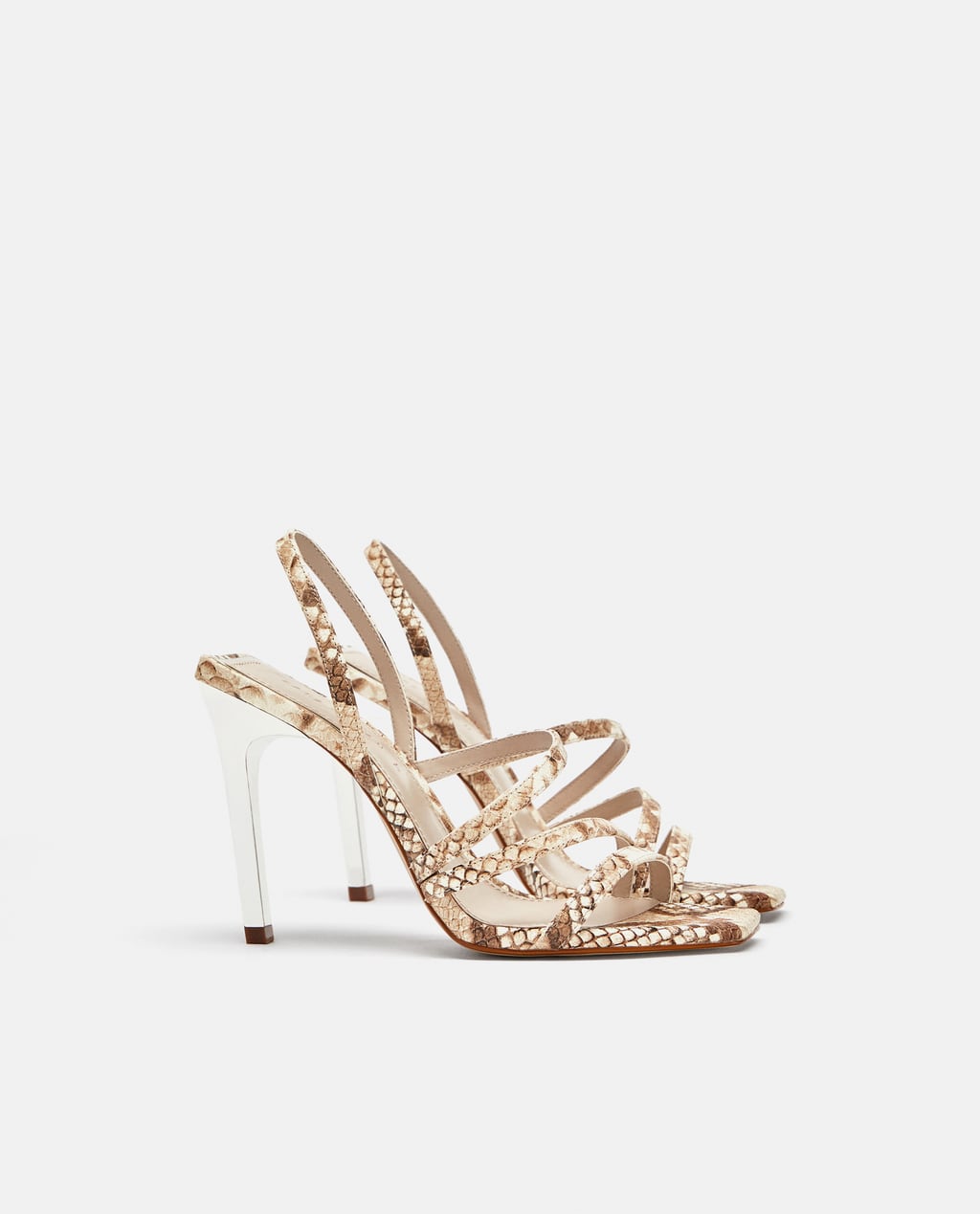 Sandalias de piel con estampado de serpiente: 25,95 euros en Zara.
