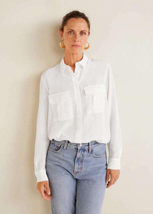 Camisa fluida con bolsillos, 19,99 euros.