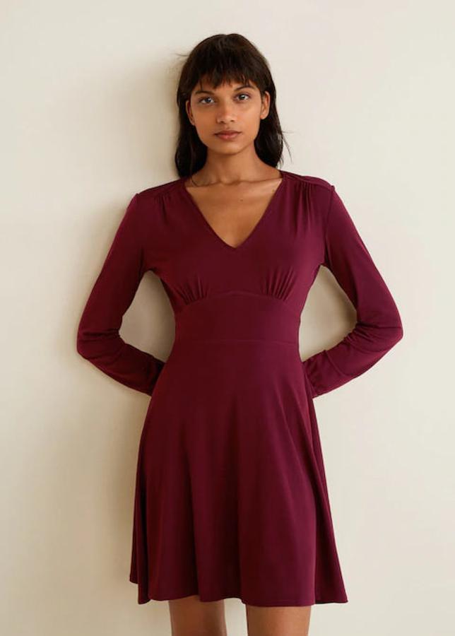 Vestido con vuelo, 9,99 euros.