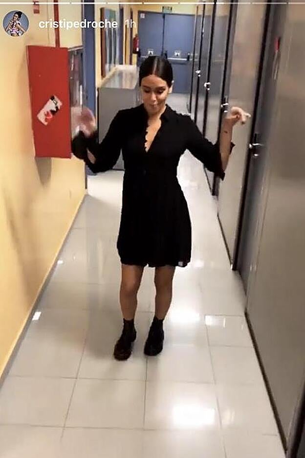 Cristina Pedroche, en su vídeo de baile diario con el vestido de Poète.