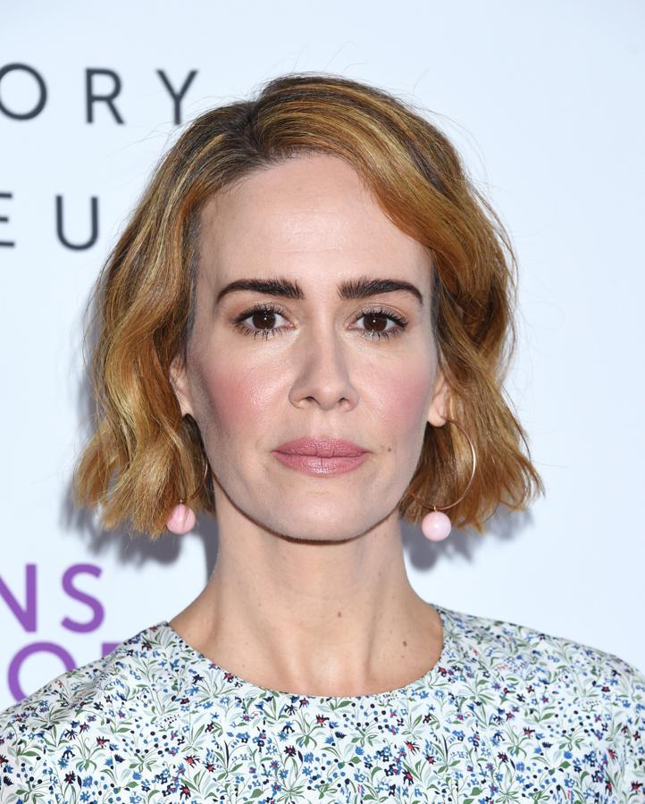 La actriz Sarah Paulson prefiere un corte Bob en su versión sólida y con todas las puntas al mismo nivel (hasta el mentón).