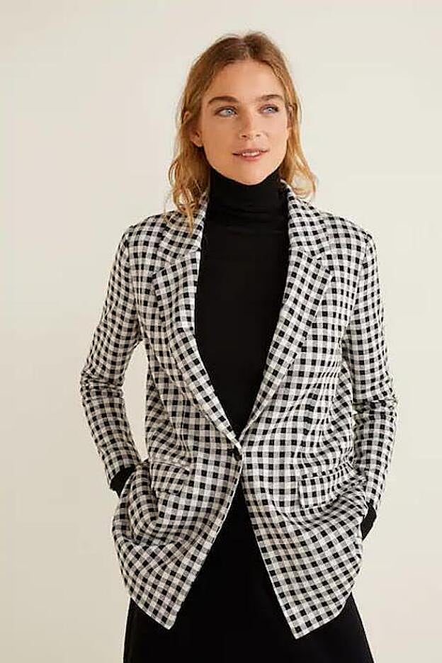 Blazer de cuadros vichy, 19,99 euros.