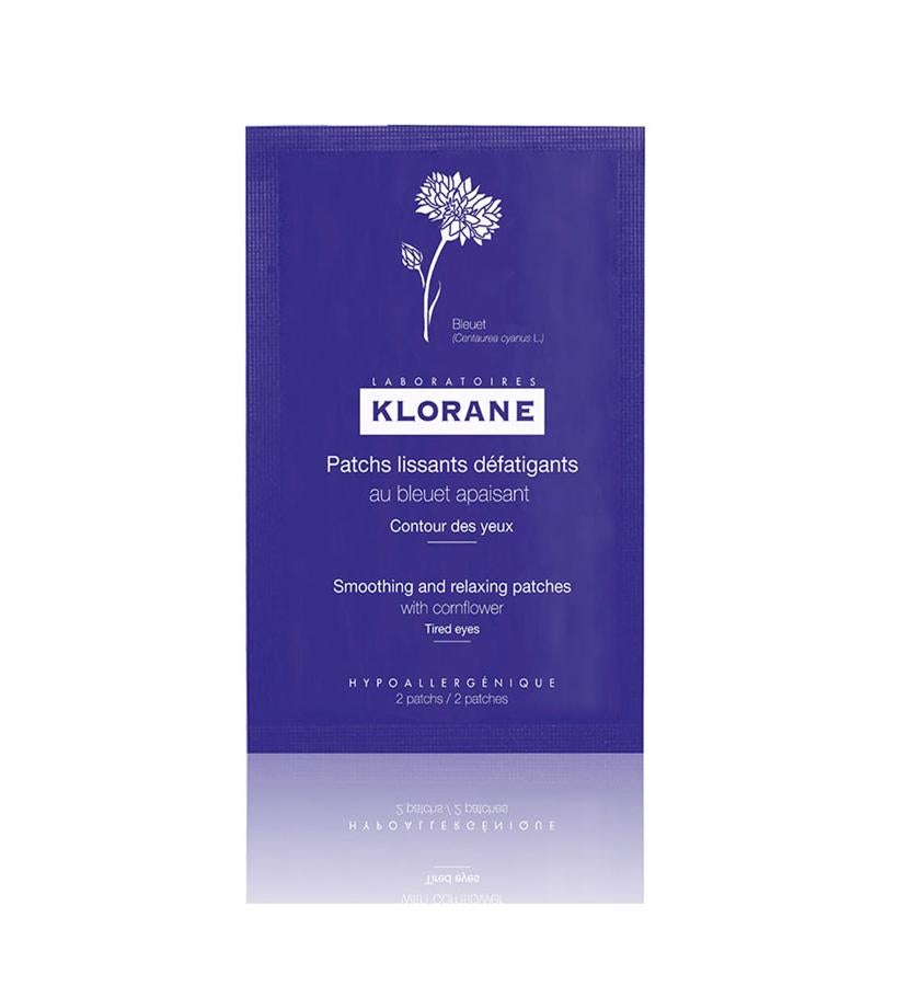 Su forma específica consigue adaptarse y actuar de manera óptima alrededor del ojo, para atenuar los signos de fatiga y ofrecer un mayor frescor. Los trazos se suavizan y se relajan de inmediato, las ojeras se atenúan, las bolsas se descongestionan y el contorno del ojo se ilumina. Formulados al aciano tienen un efecto calmante, específicamente para los ojos más sensibles y para aquellos que llevan lentillas. Hipoalergénicos. Siete bolsas con dos parches (21 €).