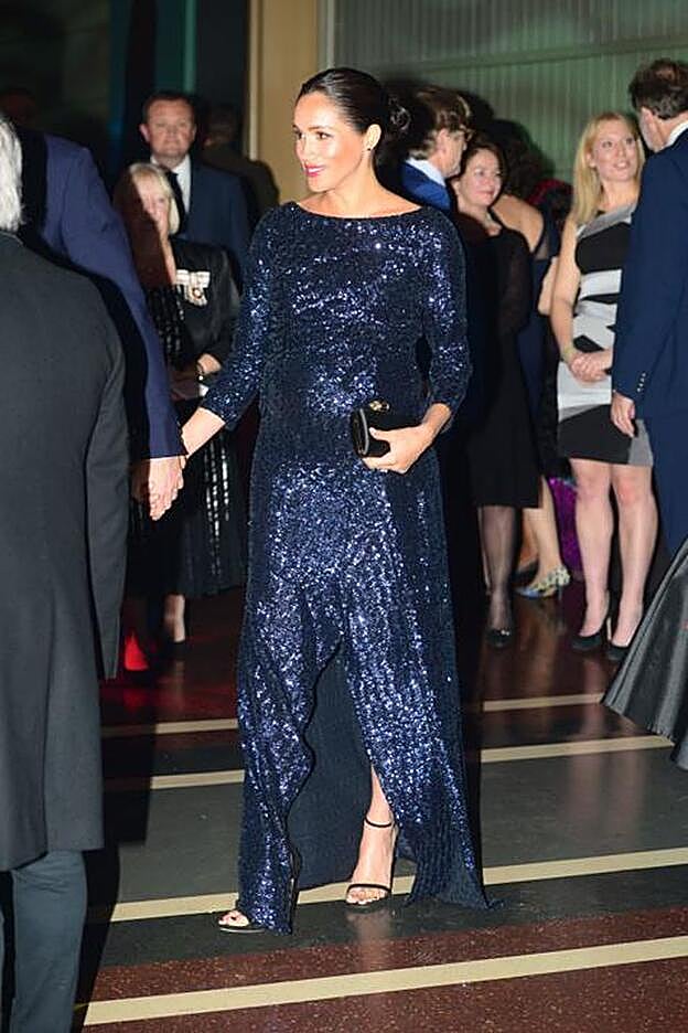 Meghan Markle con un vestido de lentejuelas de Roland Muret.