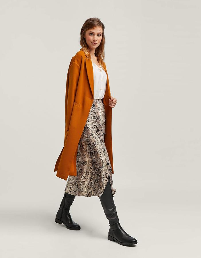 Abrigo ligero, 19,99 euros.