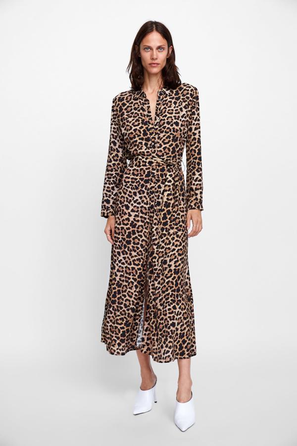 Vestido camisero con estampado de leopardo, 19,99 euros.