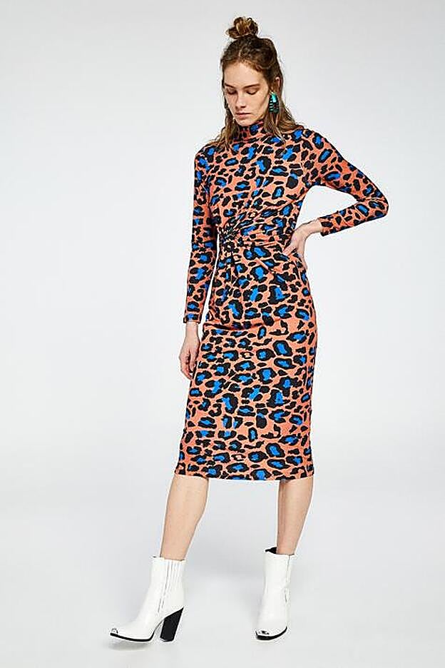 Vestido con estampado de leopardo de la nueva colección de Sfera.