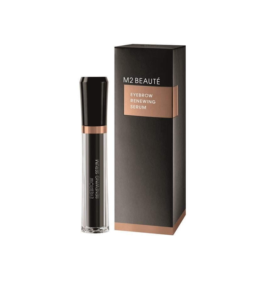 Aplica cada noche este suero reconstituye allí donde tus cejas más lo necesitan. Podrás rellenar pequeñas calvitas o bien recrear unas nuevas cejas más densas, tal y como siempre has querido. Elige la forma deseada y aplica el producto con precisión. (155 €).