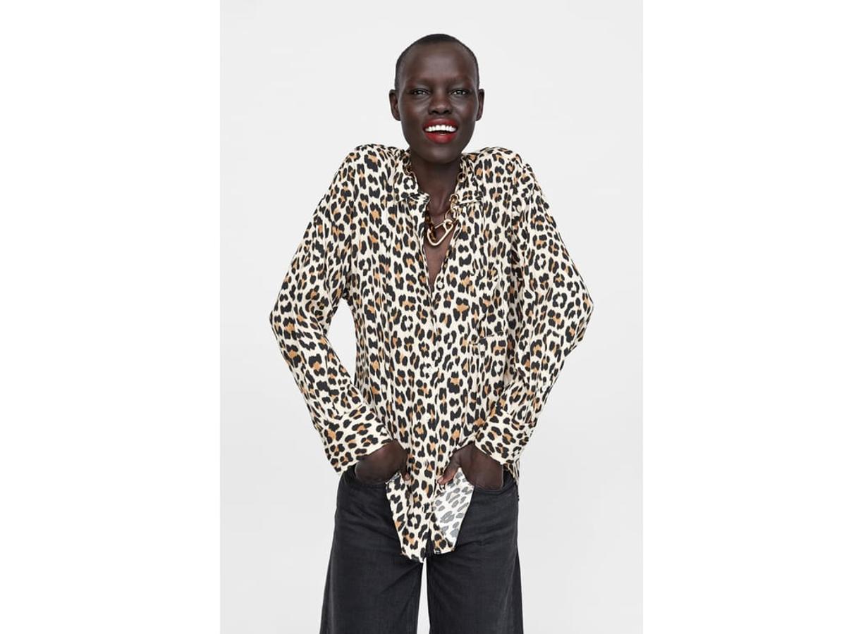 Blusa 'animal print', que pasa de 39.95 a 15.99 euros en las últimas rebajas de Zara.