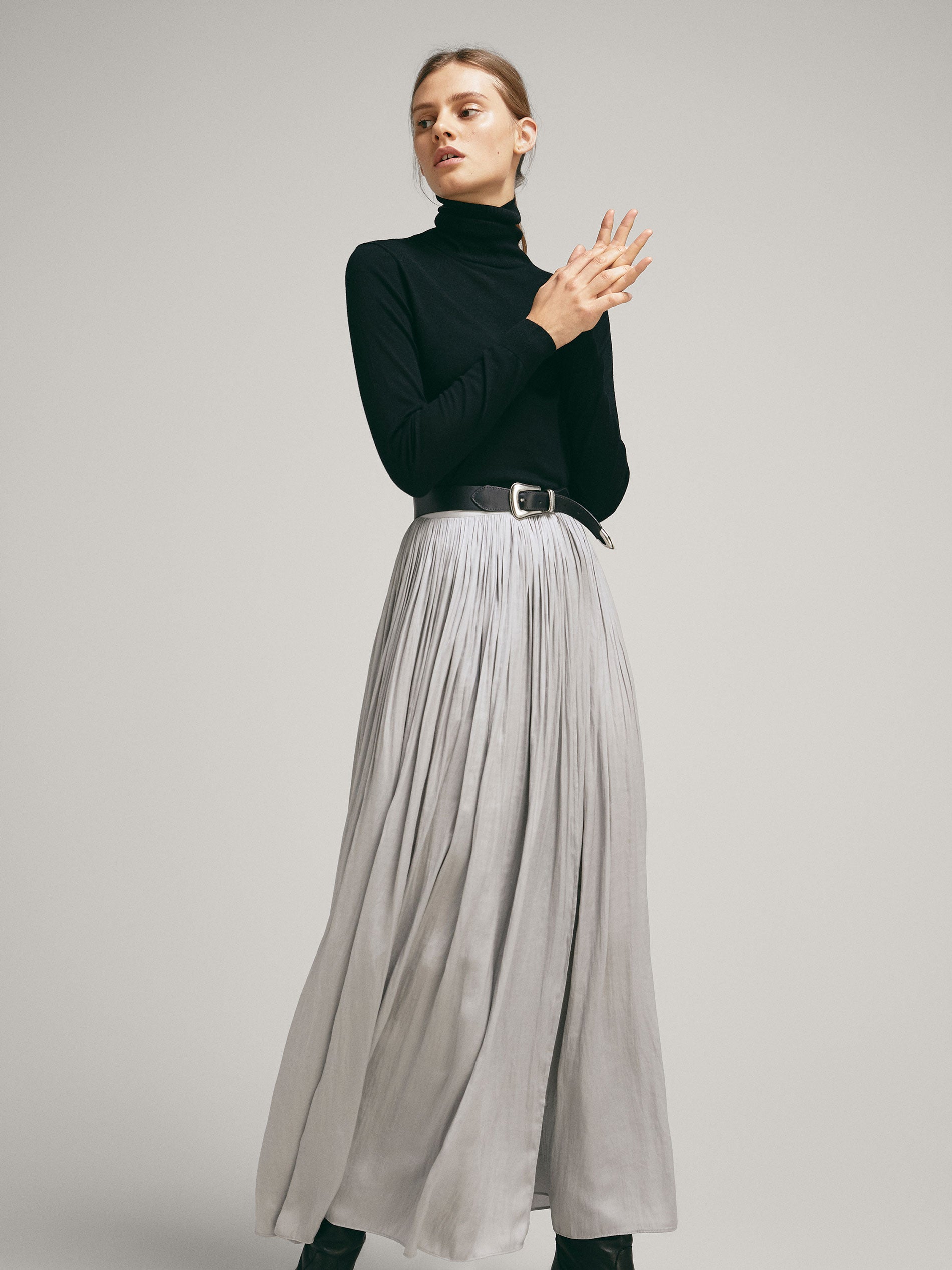 Falda cruzada con frunces de Massimo Dutti: 24,95 euros.