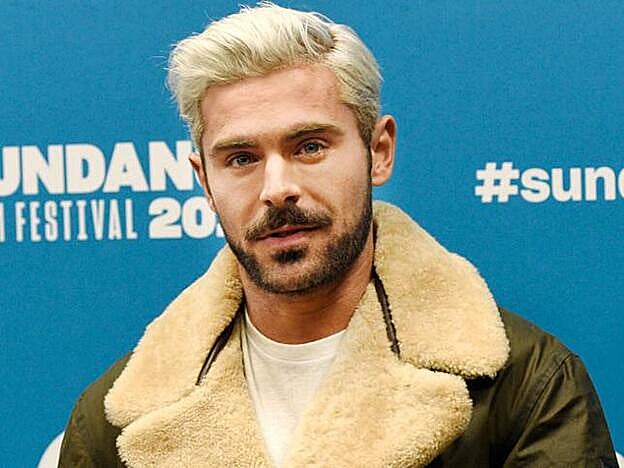 Zac Efron sorprende con este cambio de 'look': tiene le pelo de color platino.