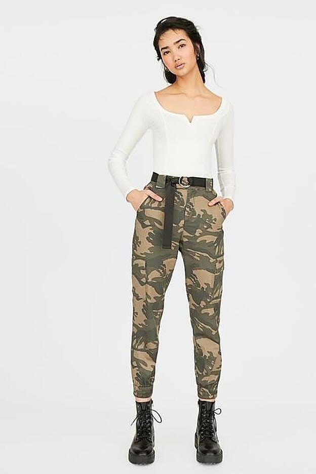 El pantalón con el tejido más grueso y el diseño más estructurado.