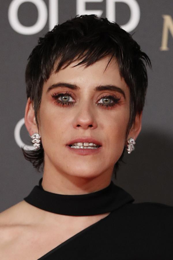 El maquilladro Pedro Cedeño ha creado para Chanel este look basado en una mirada desbordada de tonos rojizos y con unas pestañas voluminosas.