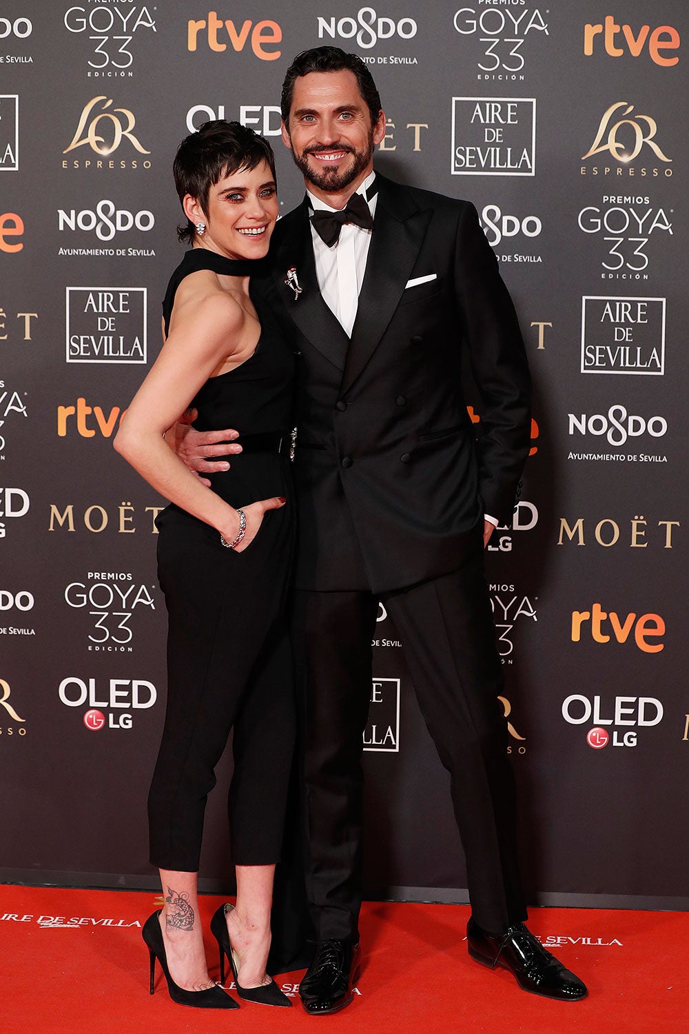 Los hermanos María y Paco León en la alfombra roja de los Premios Goya 2019.