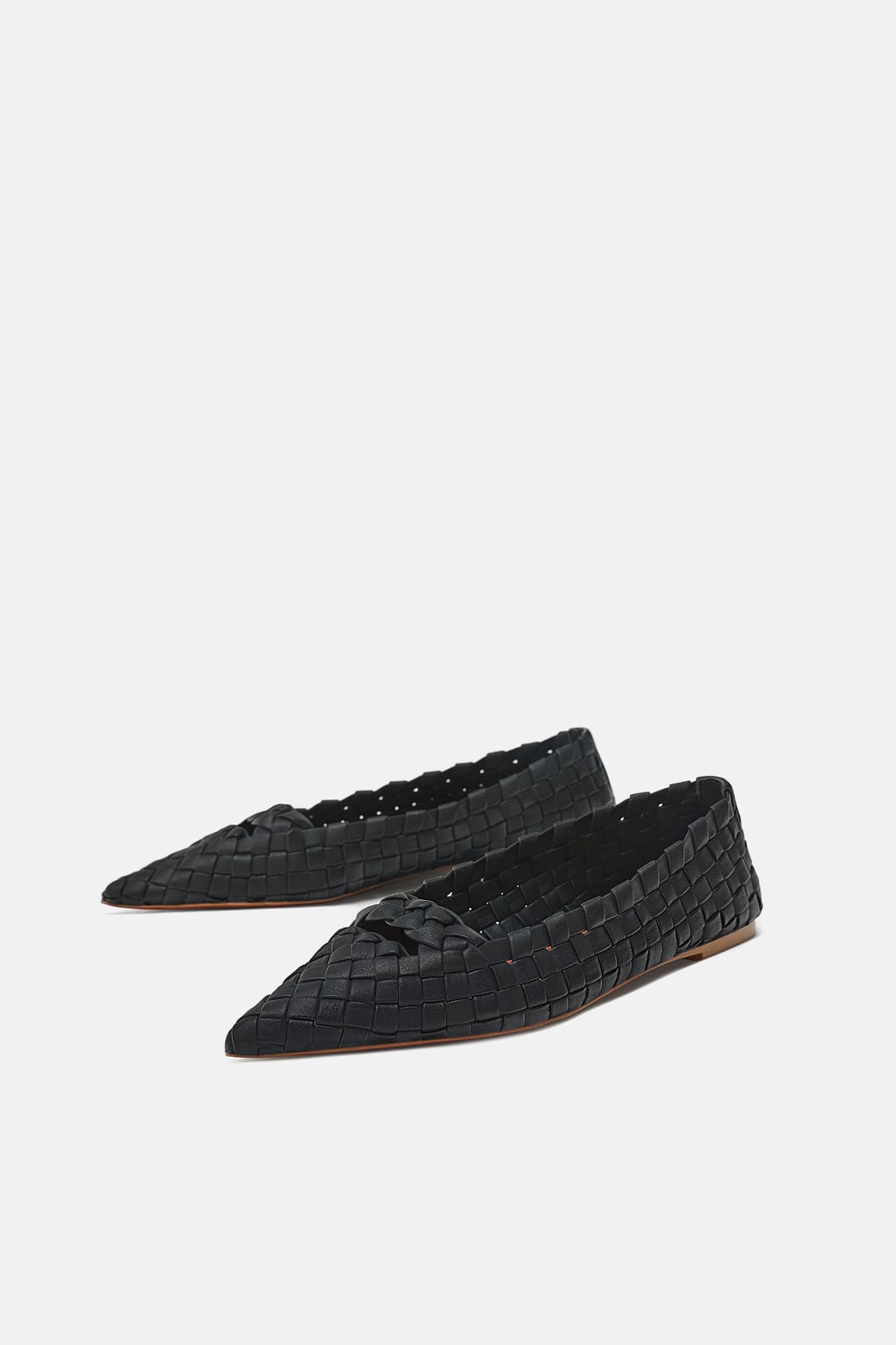 Bailarina con puntera y trenzado de Zara: 29,95 euros.