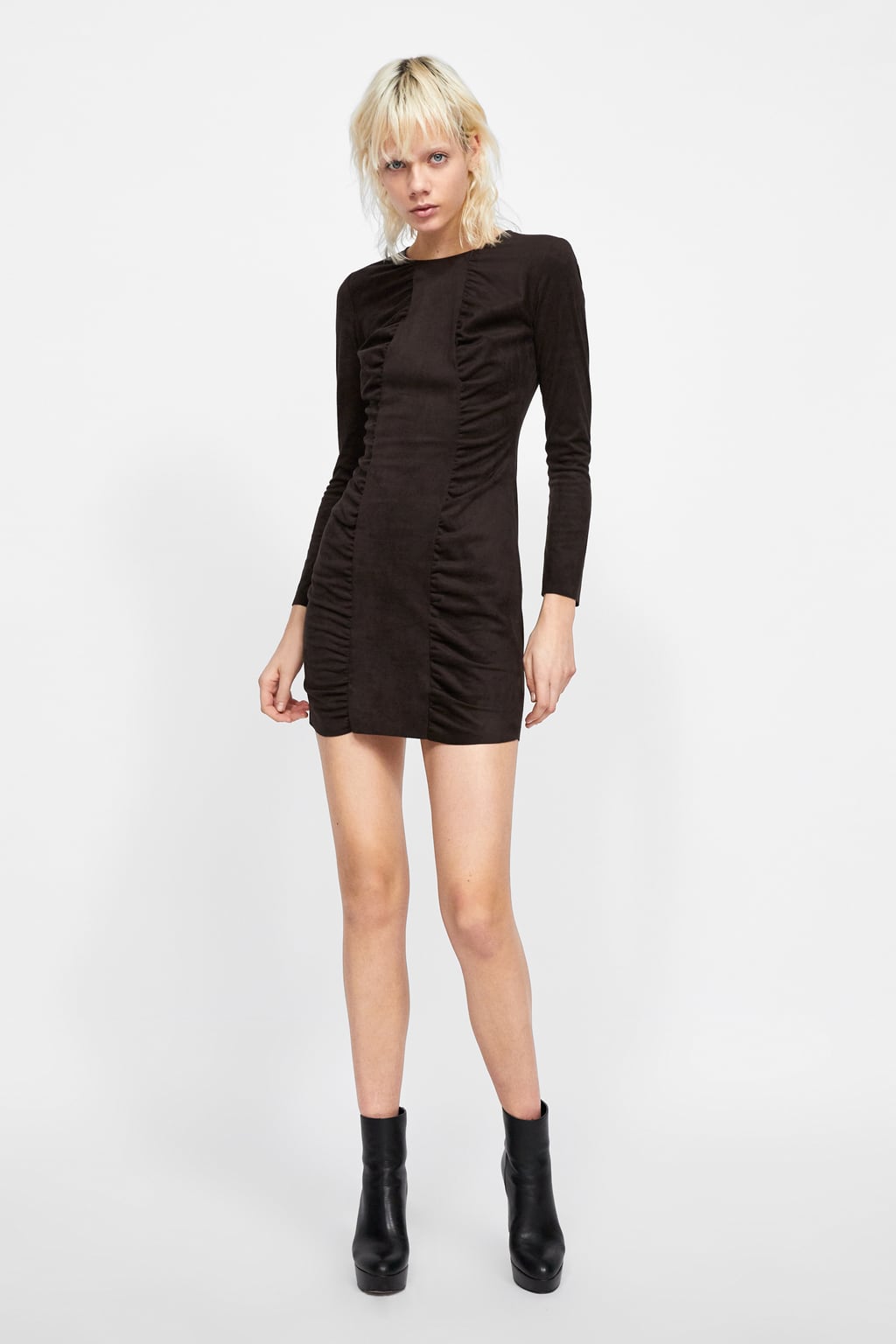 Vestido drapeado de Zara: 9,99 euros.
