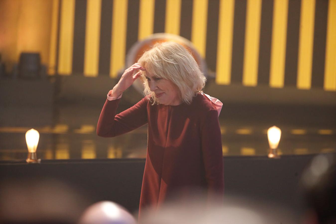 Susi Sánchez se lleva las manos a la cabeza, como sin creerse que ha ganado el Premios Goya 2019 a la mejor actriz protagonista.