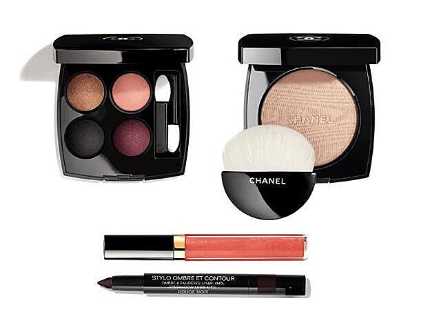 Les 4 Ombrés 304 Mystère et Intensité, Poudre Lumiere, Rouge Coco Gloss y Stylo Ombré et Contour, todos de Chanel.