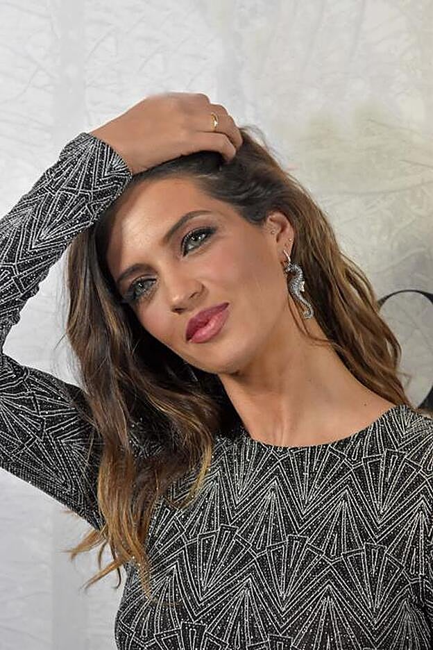 Sara Carbonero recibió la sorpresa de familiares y amigos que acudieron a celebrar con ella su 35 cumpleaños.