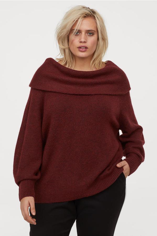 Jersey de punto en color granate y jaspeado, 19,99 euros.