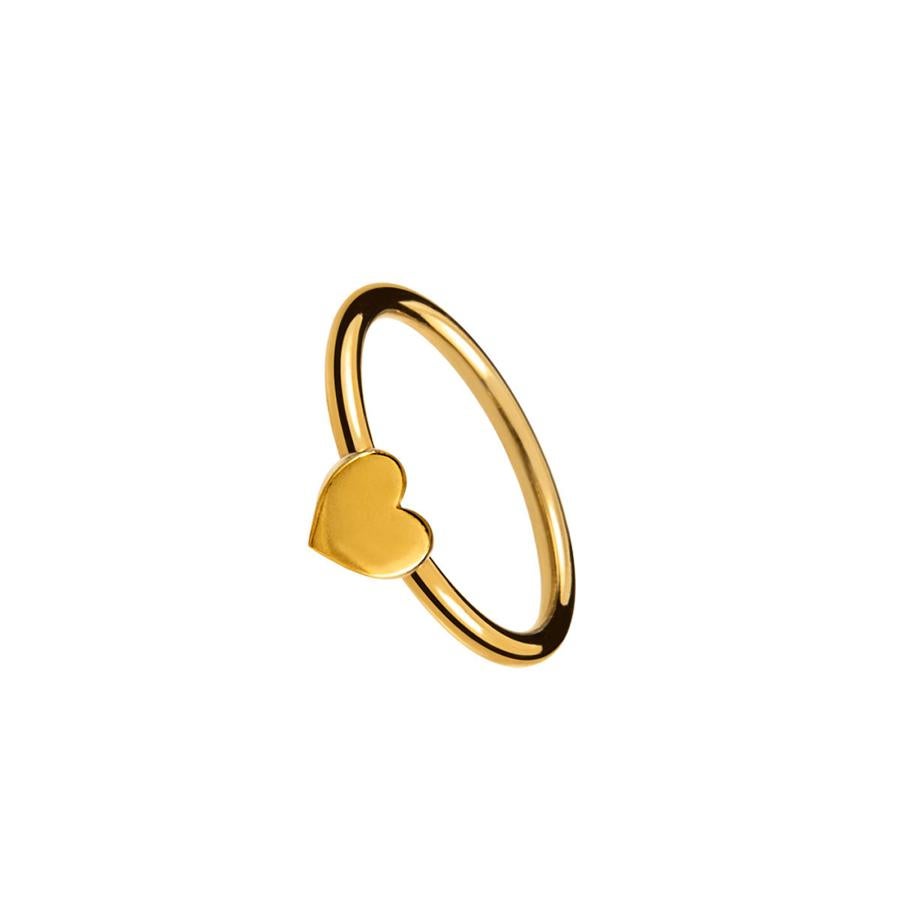No hay que irse a lo complicado para causar más impacto con un regalo. Un sencillo anillo con un corazón es siempre un acierto. Este de Aristocrazy, de plata bañada en oro y tiene un precio de 49 euros.