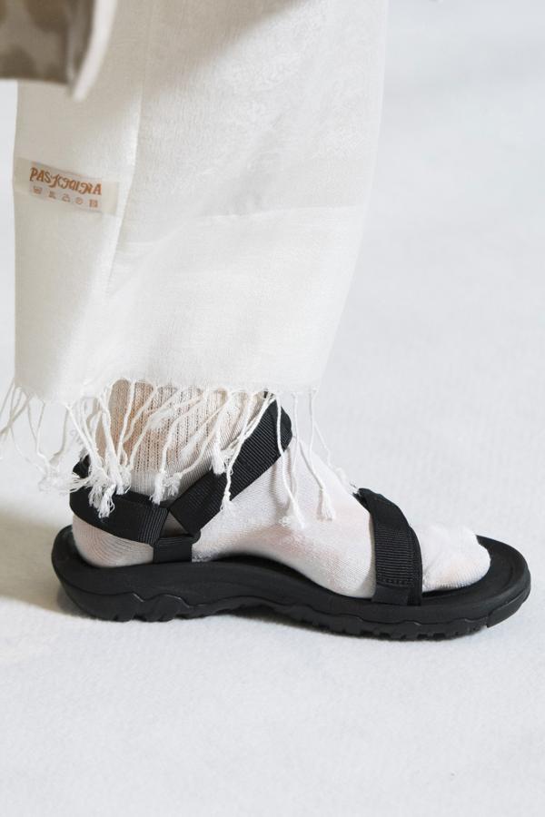 Desfile de Collina Stada.