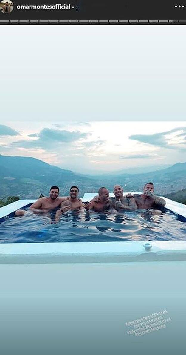 Omar Montes disfruta de una vida de lujo en Colombia.
