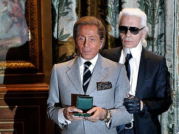 Karl Lagerfeld junto a Valentino en una imagen de archivo.