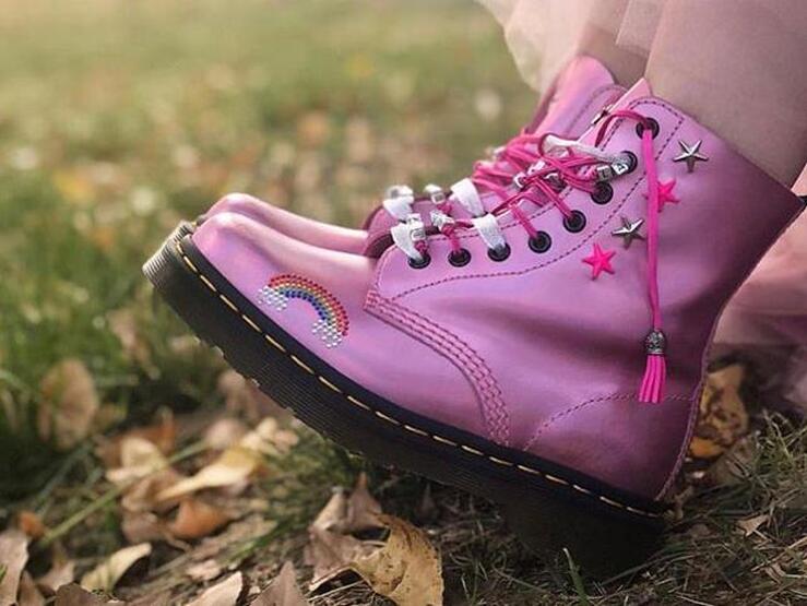 Fotos: Las zapatillas de 'brilli brilli' que encantarían a La Vecina Rubia