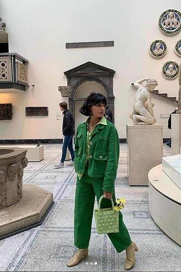 María Bernad con traje de Whistles.