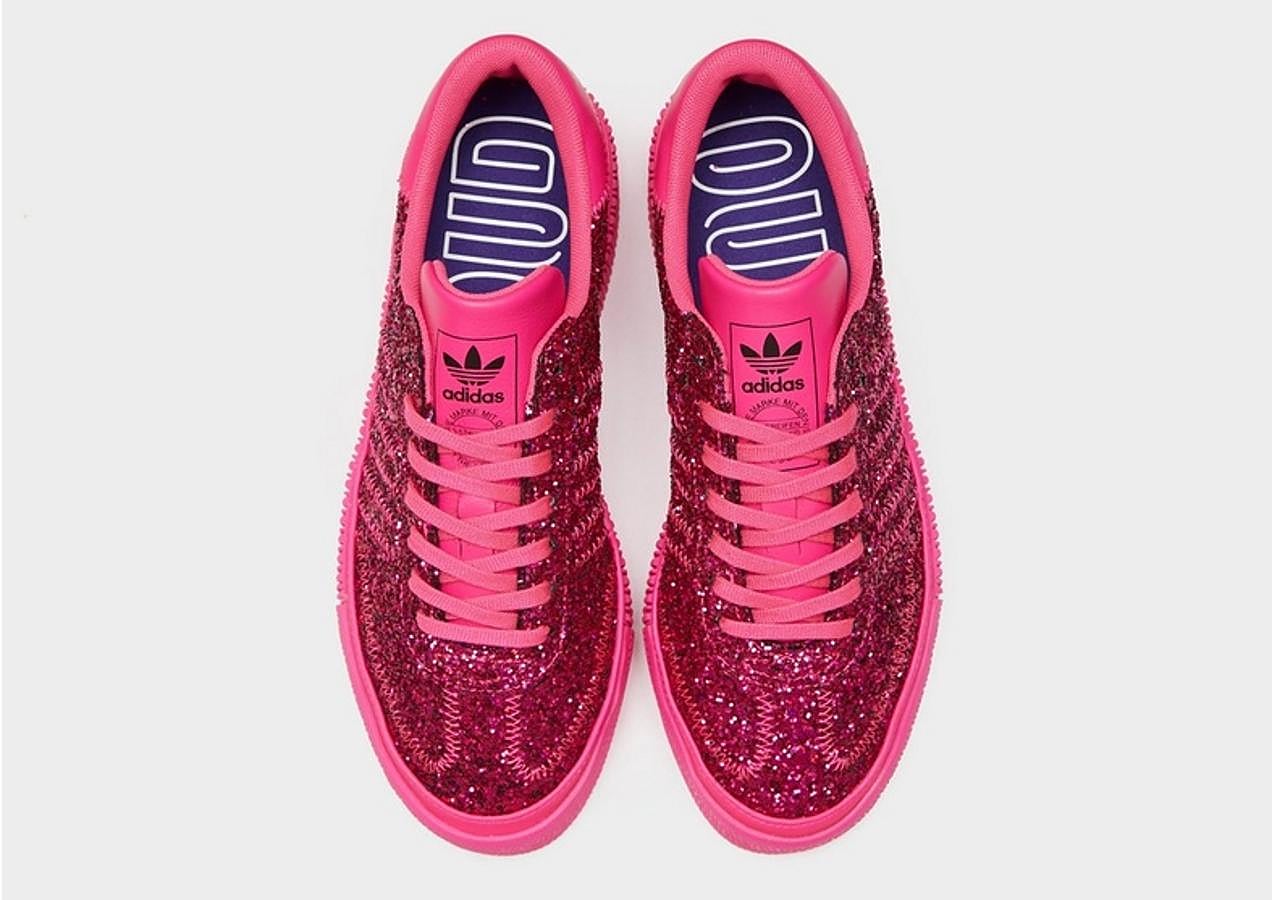 ¿Te atreves con ellas? Cuestan 120 euros en JD Sports, y están volando... ¿Estará comprando La Vecina Rubia todos los pares para poner mucho 'brilli brilli' a su armario? Estamos seguras de que le gustan casi tanto como Jon Kortajarena...