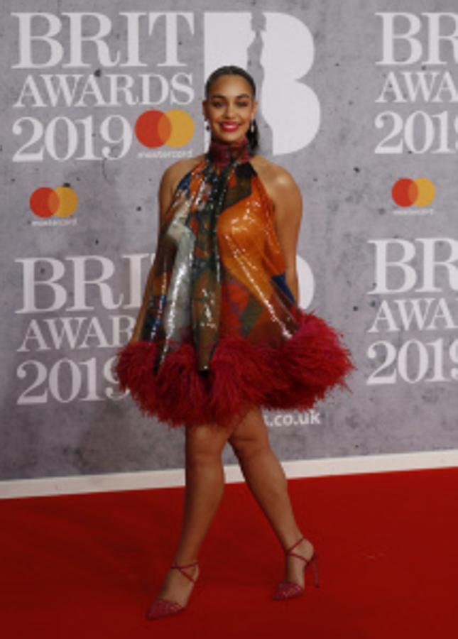 Jorja Smith, con minivestido de 16ARLINGTON