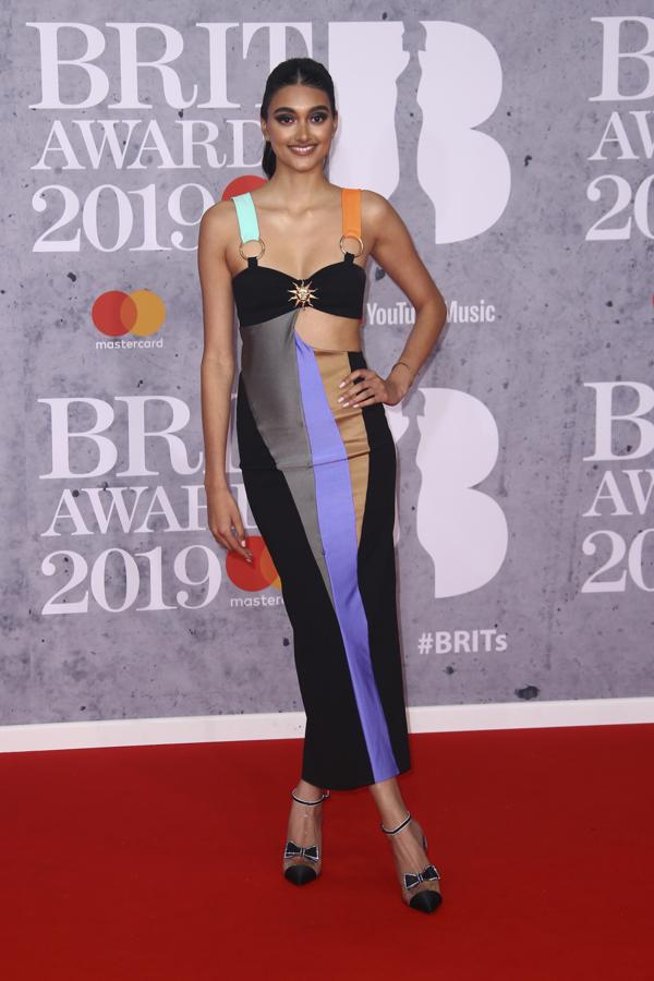 Fotos: Los looks de los Brit Awards que sí y no nos gustaría ver en la alfombra roja de los Oscar