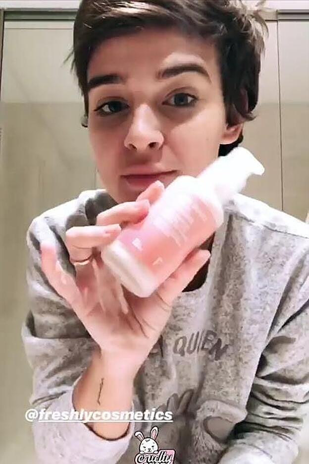 Laura Escanes ha compartido su rutina de limpieza facial a través de sus recientes 'stories' de Instagram.