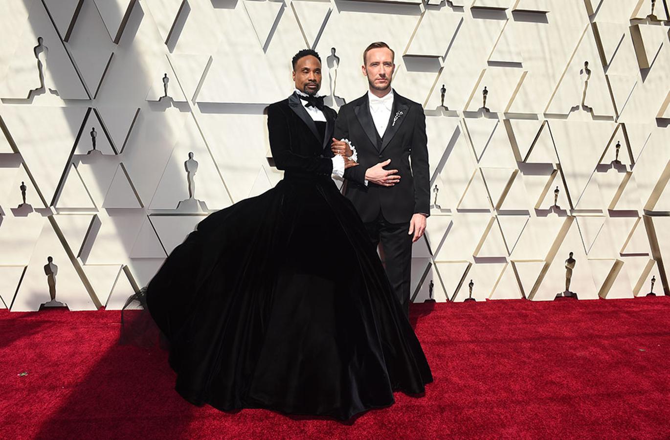 Billy Porter y su pareja en los Premios Oscar 2019.