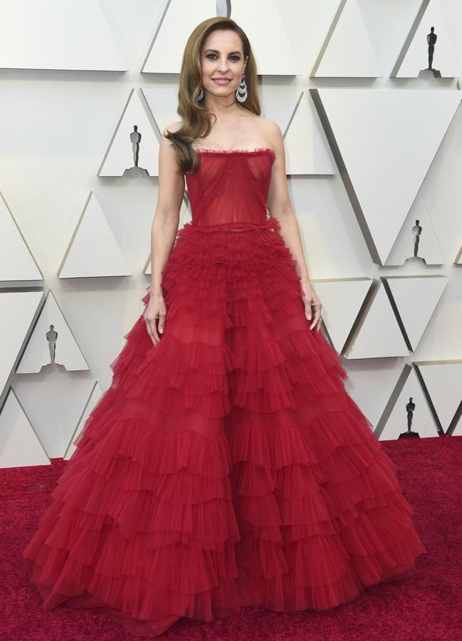 Marina de Tavira ha apostado todo al rojo en la 'red carpet' de los Oscar 2019 con este vestido de J.Mendel.