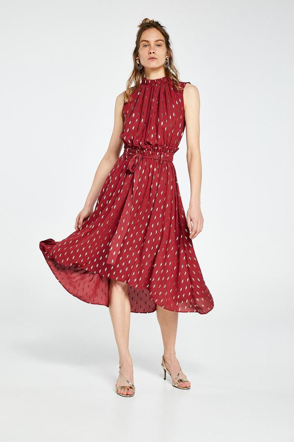 De esos que igual te sirven para ir a trabajar, salir a cenar con amigas e, incluso, para una boda con un "dress code" más relajado. Es lo que llamamos una buena inversión por 39,99 euros.