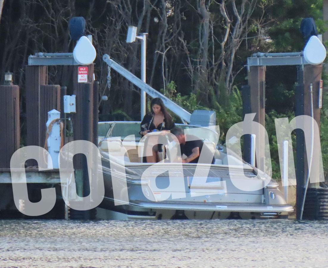 La revista 'Corazón' capta las primeras fotos de Alejadnro Sanz con su nueva conquista, Rachel Valdés.