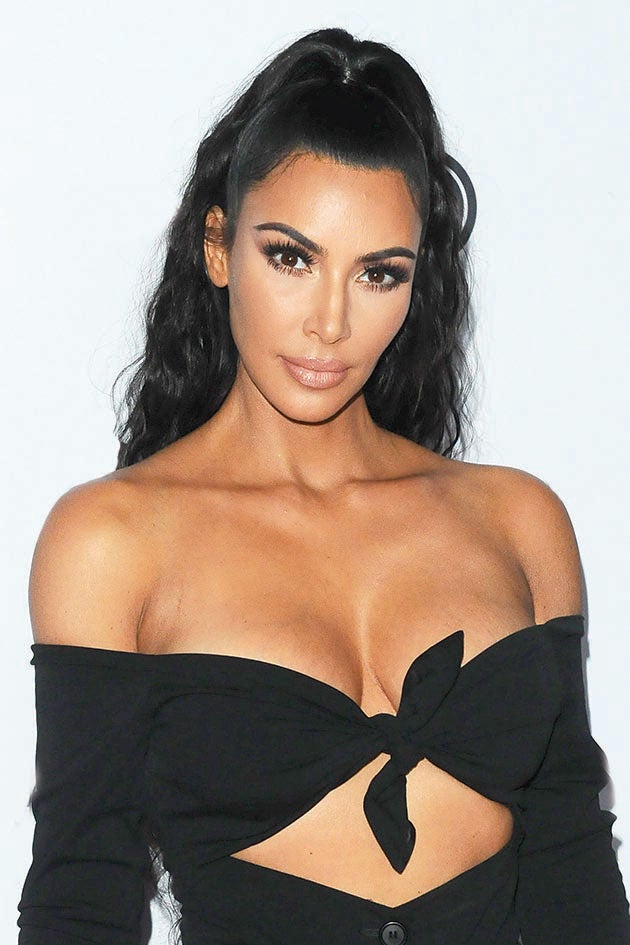 Las redes son su negocio, pero tras sufrir un traumático atraco a punta de pistola, la estrella del clan Kardashian las abandonó tres meses. Su primer post tras el break logró 3,1 millones de likes.