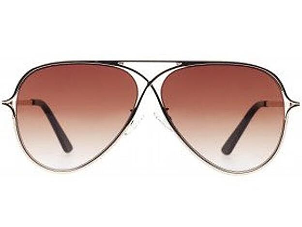 Las gafas de espíritu setentero que lleva Lara Álvarez.