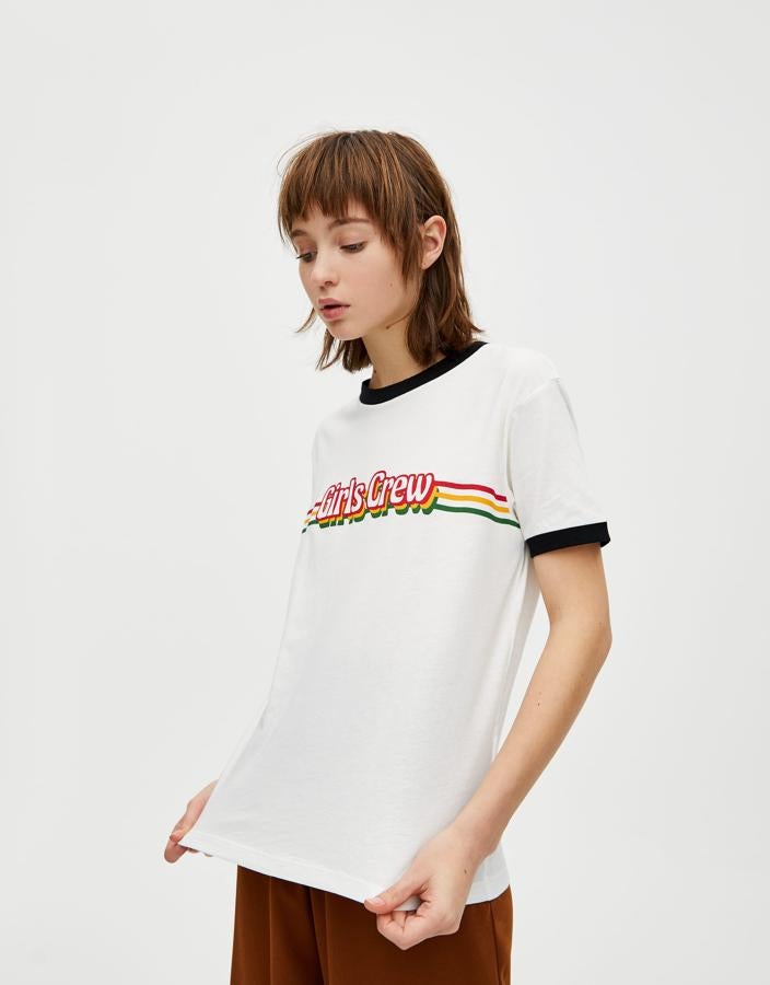 Camiseta feminista con el mensaje 'Girl Crew', de H&M (4.99 euros).