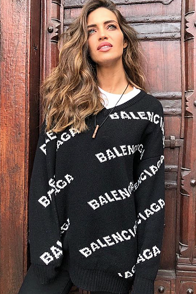 El jersey de punto grueso de Balenciaga que está entre los favoritos de Sara Carbonero.