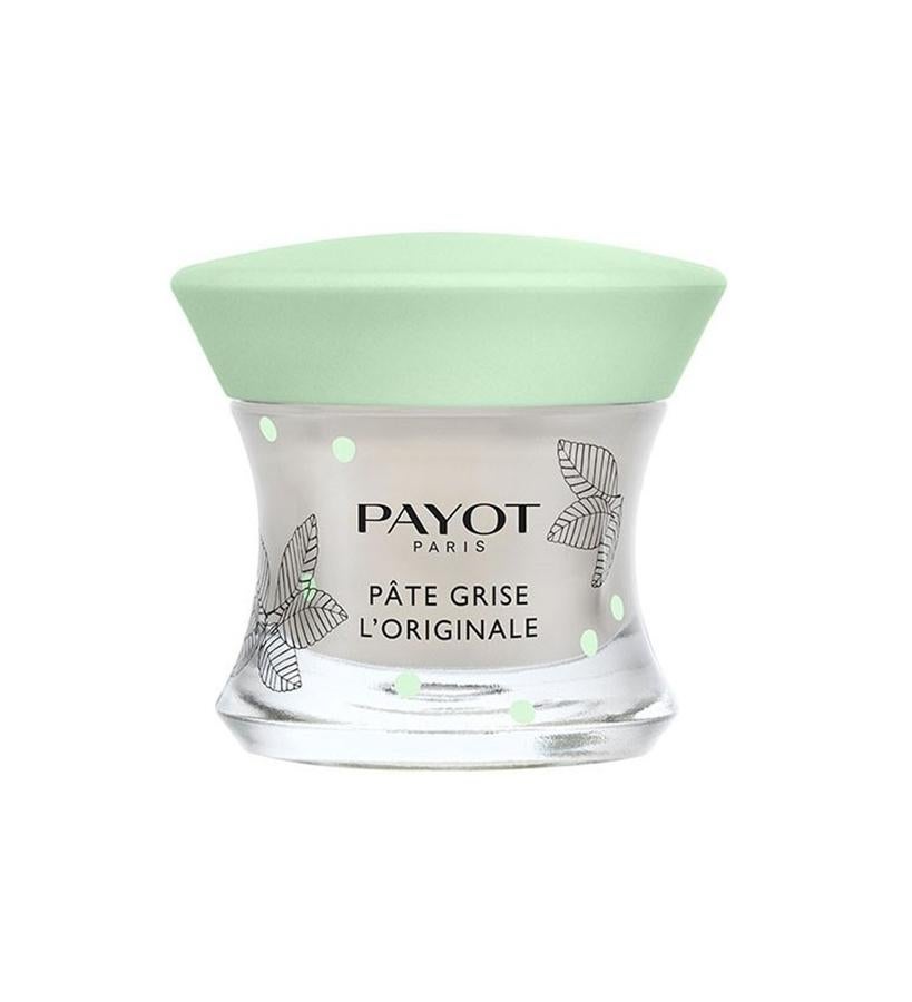 Enriquecido con extracto de almendra dulce alivia y calma la inflamación, mientras el extracto doble de esquisto (roca mineral) neutraliza las bacterias y refuerza la desaparición de granos pequeños. Adecuado para todo tipo de piel, el tratamiento de imperfecciones y granos está impregnado de óxido de zinc para proteger contra las agresiones externas y talco para eliminar las impurezas, para que su cutis pueda ganar claridad y luminosidad cada mañana. (23,85 €).