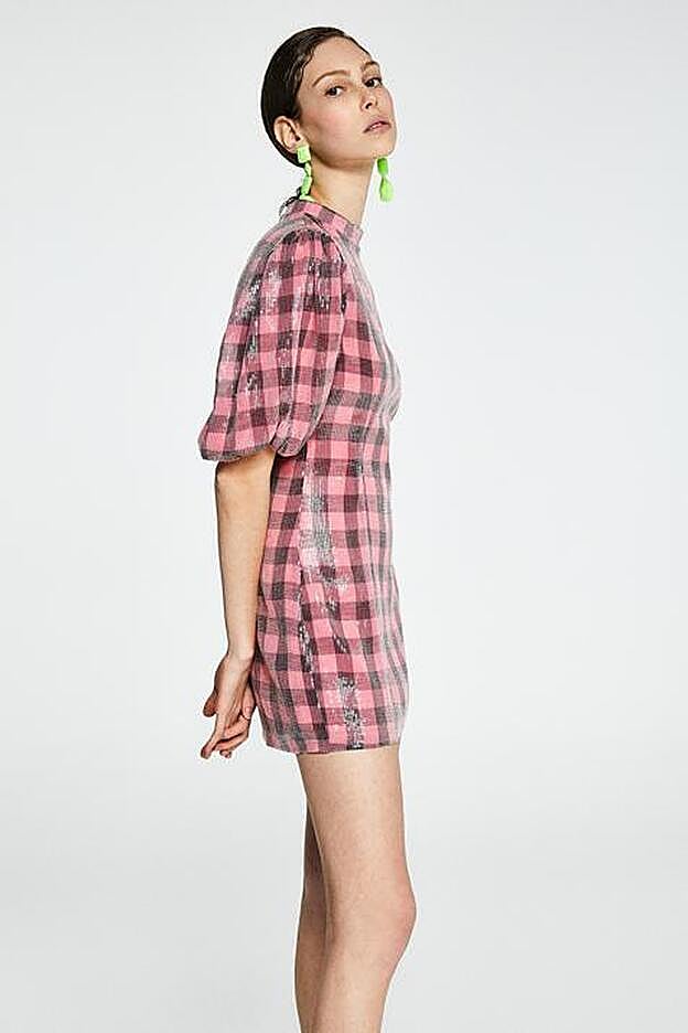 El vestido de Sfera incluye una de las tendencias de esta primavera, las mangas abullonadas.